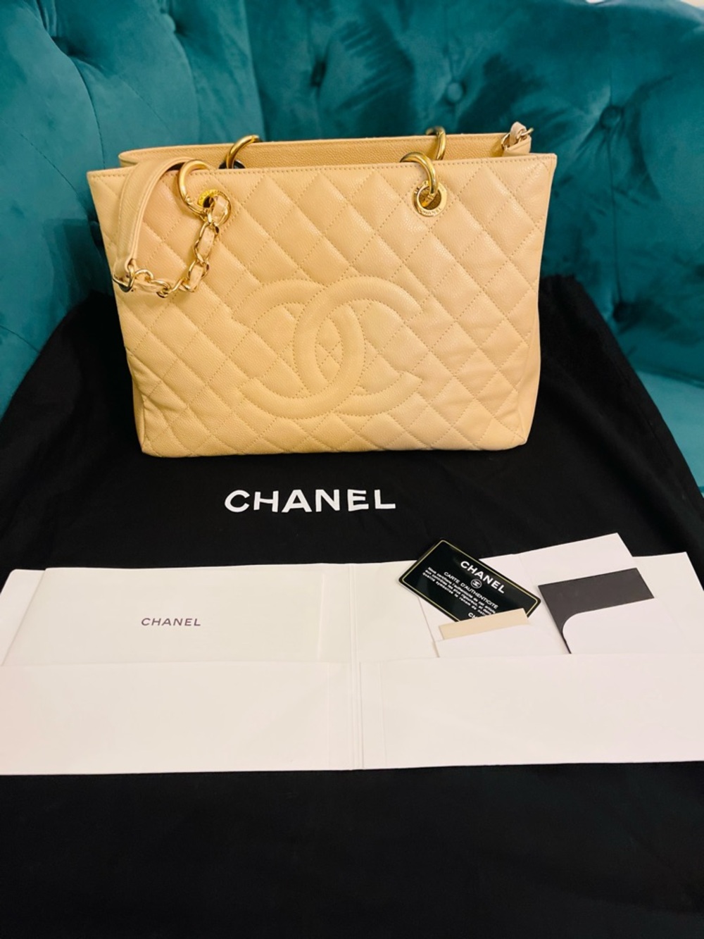 CHANEL Beige Quilted Leather Tote with Gold Chain-Strap - Picture 8 of 12